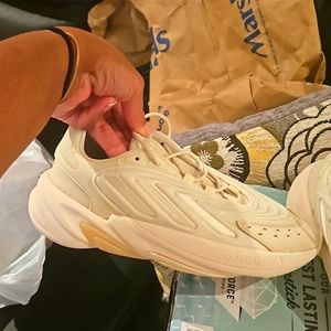 Adidas Ozelia Originals